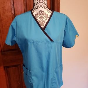 Women's scrub top